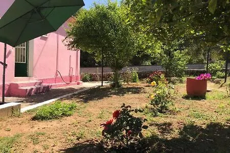 Holiday home Pink House Pesadha